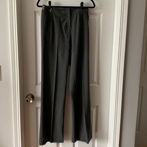 St John -dress pants. Very good condition with no rips or stains. Gray , size 6.